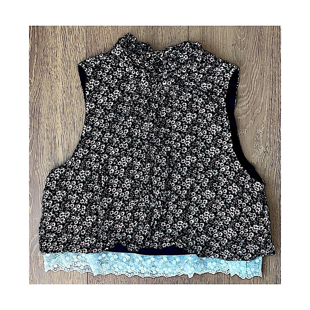 F21 | floral sleeveless crop top with mock neck